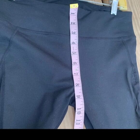 Fabletics Black Athletic Leggings in Medium‎ - Picture 10 of 13